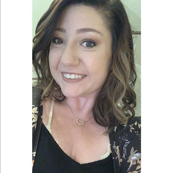 Meet your Posher, Taylor - Picture 1 of 1